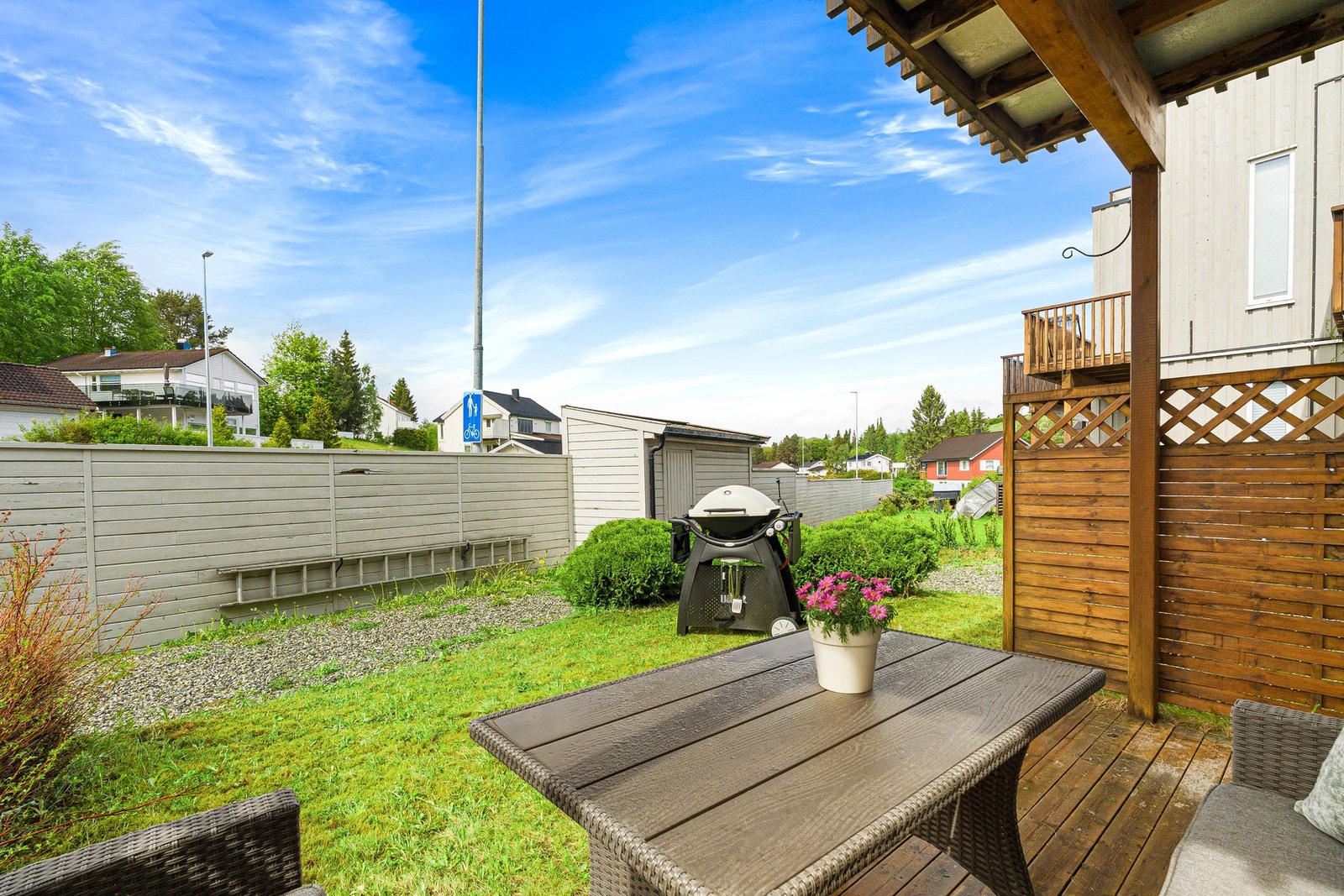 Vestvendt terrasse på 7 m² med gode solforhold. Galleribilde