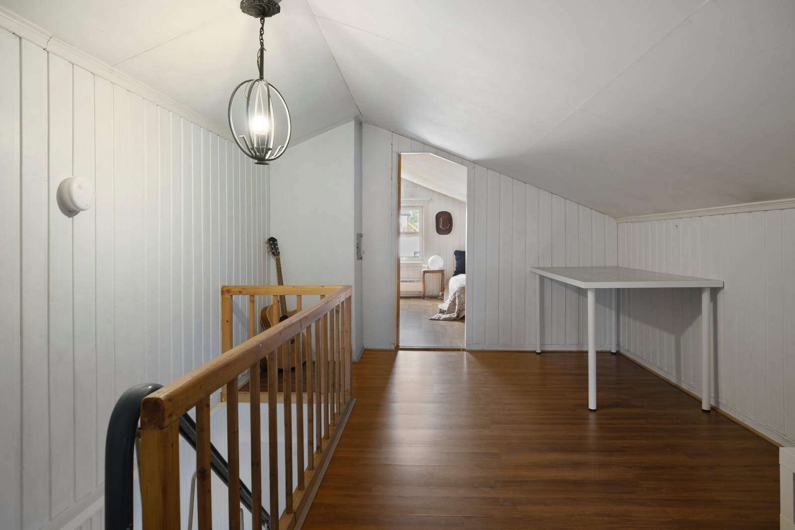 Loftstue. Galleribilde