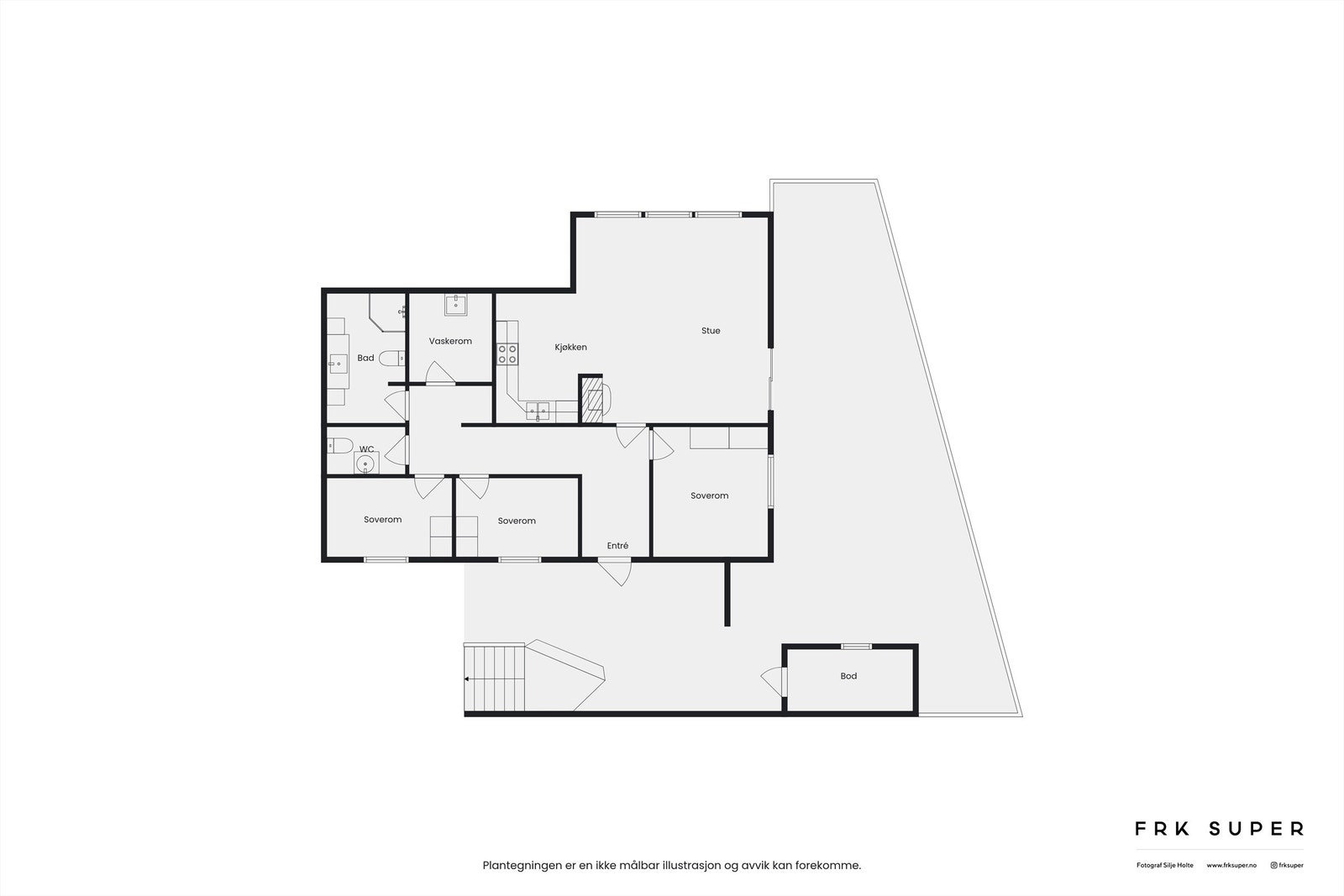 Leiligheten har en effektiv planløsning på ett plan, med tre soverom, separat vaskerom og toalettrom i tillegg til badet. Galleribilde