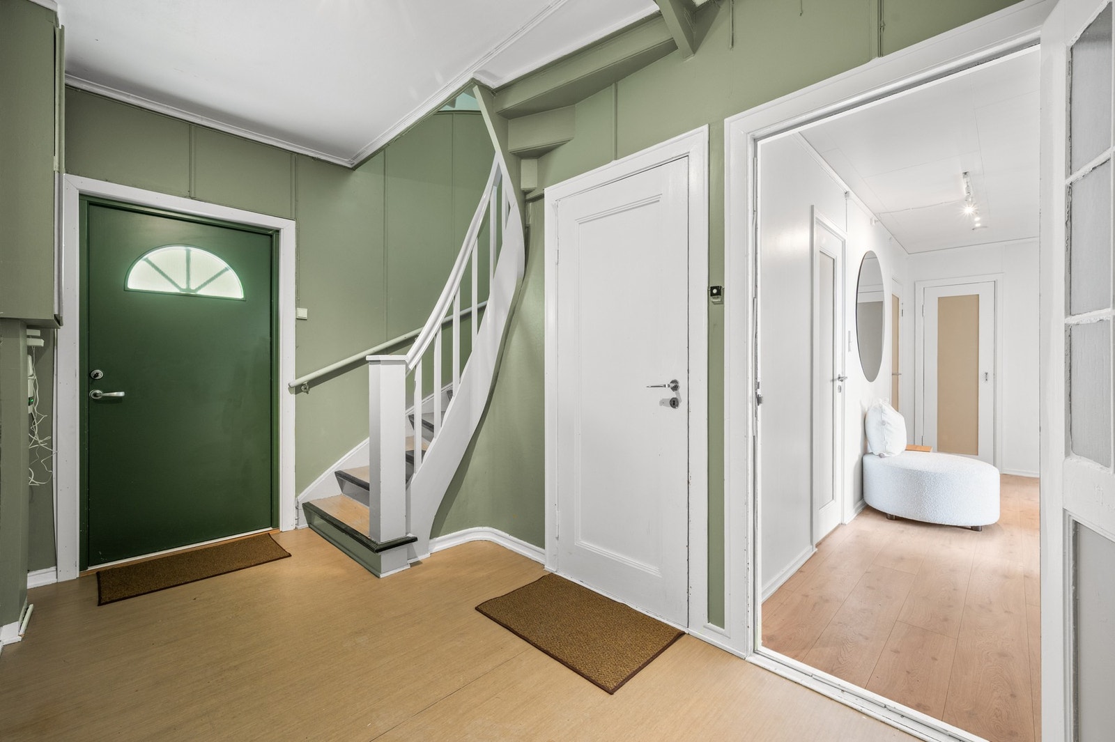 Inngangsparti. Galleribilde