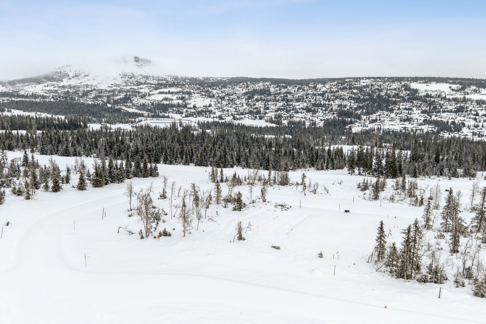 En flott mulighet til å skape en egen fritidsbolig i en komplett fjelldestinasjon. Galleribilde