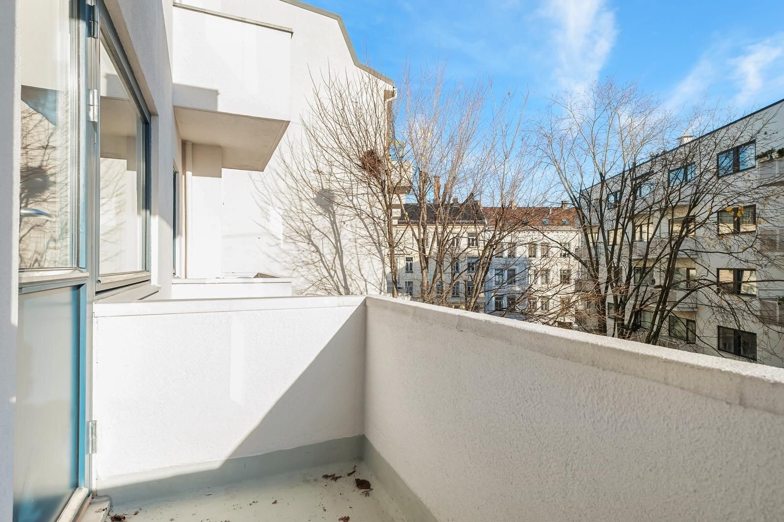 Balkong. Bygget har også en stor felles takterrasse med nydelig utsikt Galleribilde