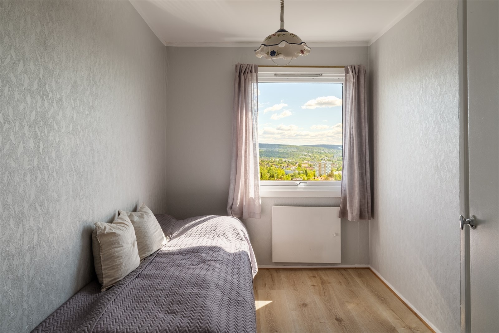 Soverom 2 med mange bruksmuligheter - hva med et barnerom eller gjesterom? Galleribilde
