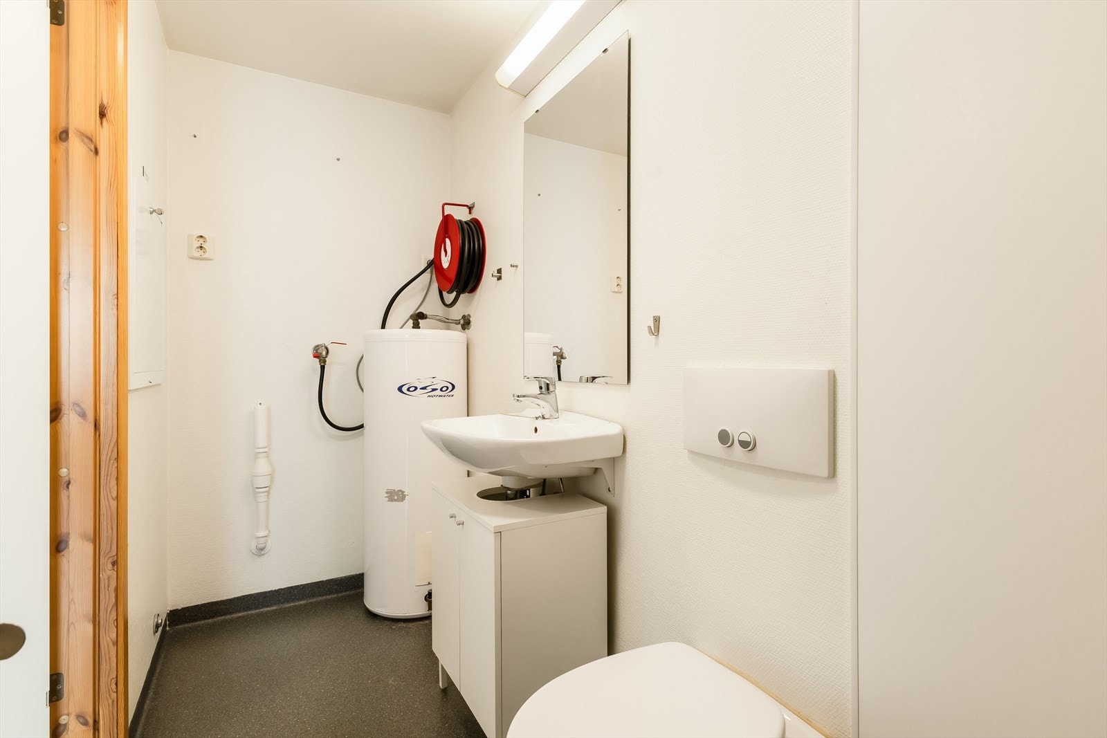Bad med opplegg for vaskemaskin Galleribilde