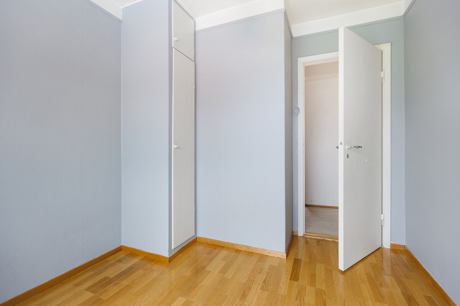 Rommene og boligen har stort potensiale, her kan man virkelig skape sin drømmeleilighet! Galleribilde