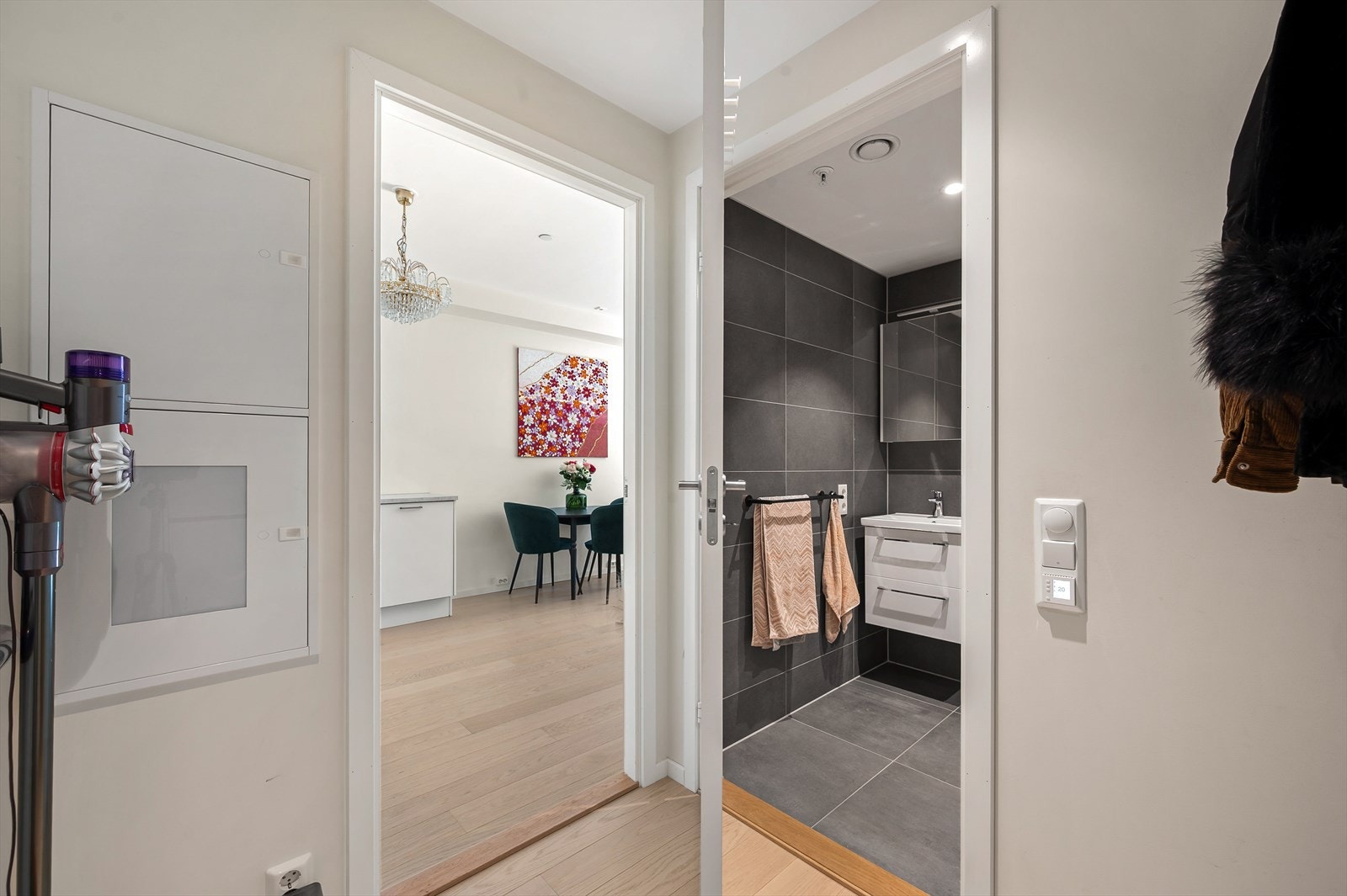 Gang med videre adkomst til badet. Galleribilde