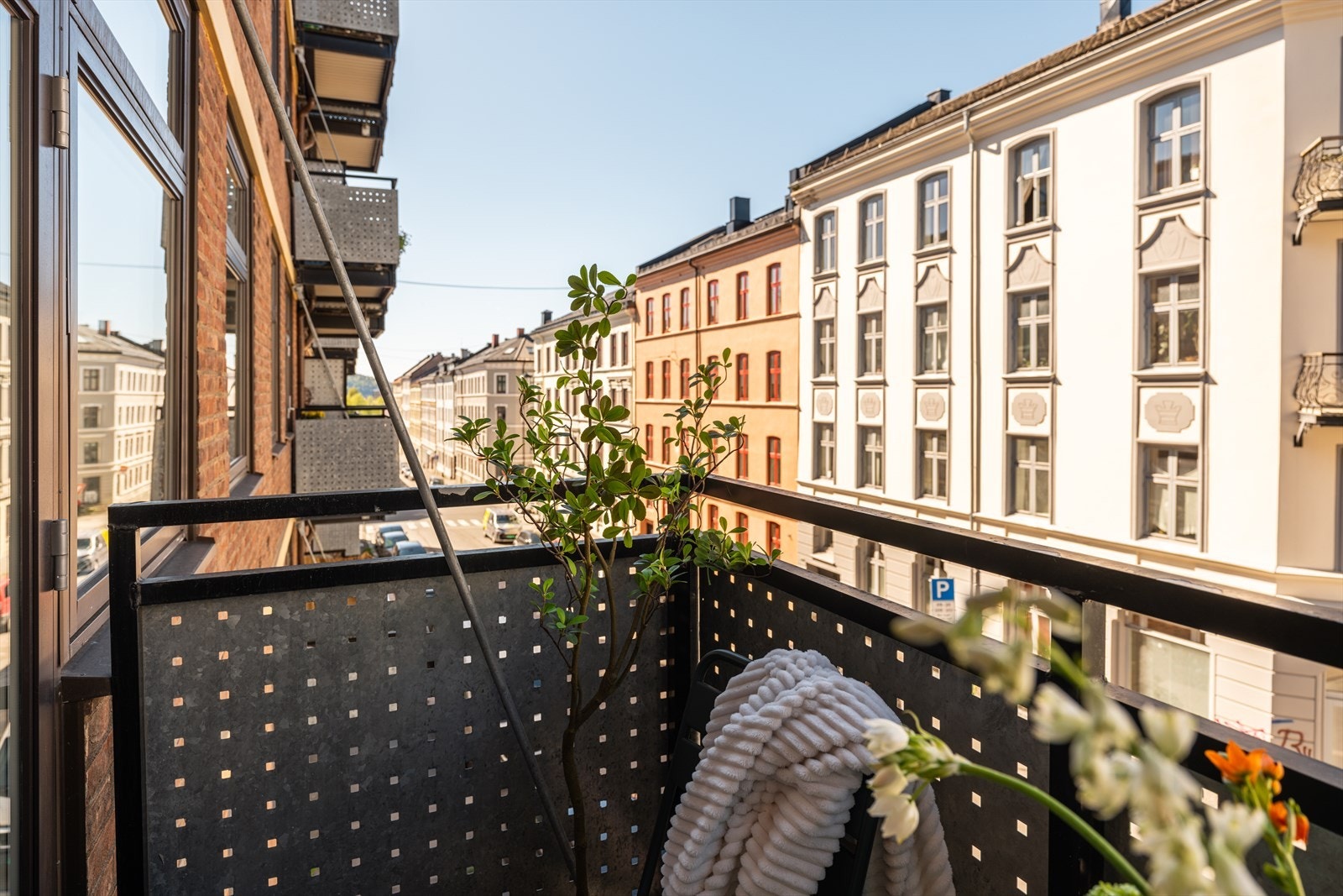 Fra stuen har du utgang til en koselig balkong. Galleribilde