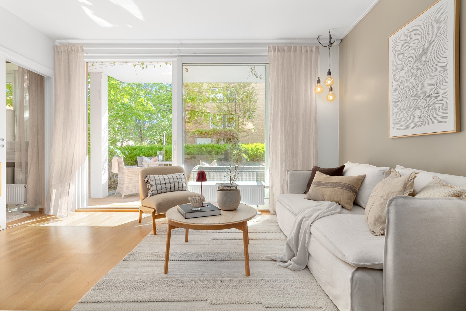 Bo "easy living" med umiddelbar nærhet til matbutikk, apotek, storosenteret, BI, treningssenter og kollektivtilbud. Galleribilde
