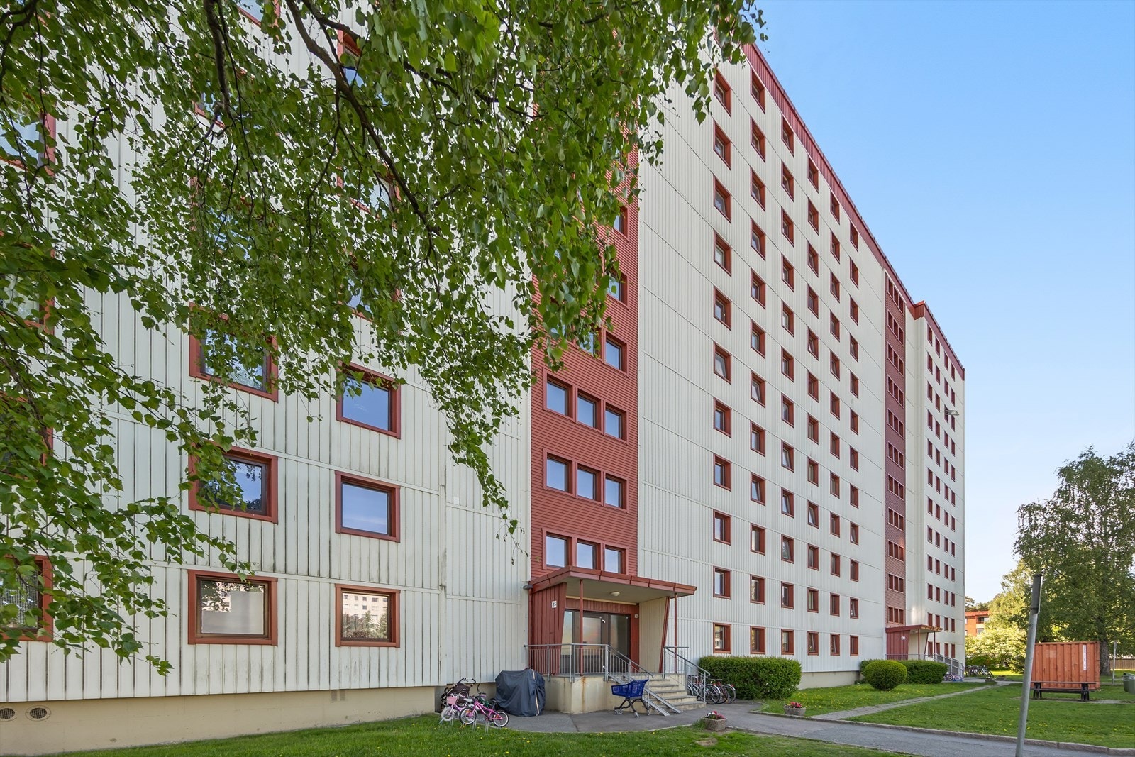 Heis i bygget gir trinnfri adkomst helt opp til leiligheten i tredje etasje. Galleribilde