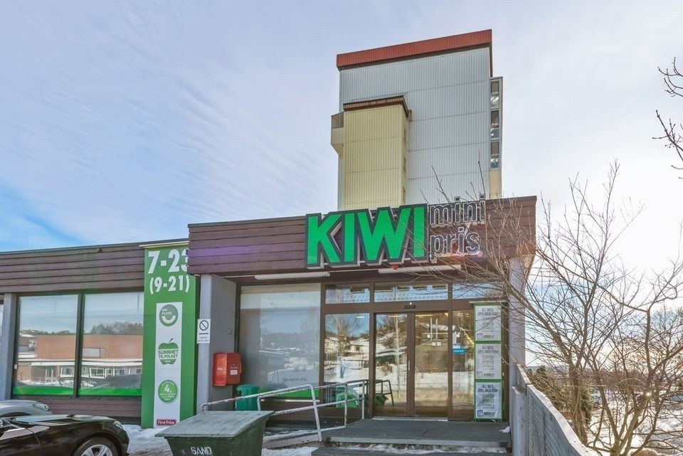 Kort vei til dagligvare. Kiwi Rødtvet ligger kun ca. 4 minutters gange fra boligen. Galleribilde