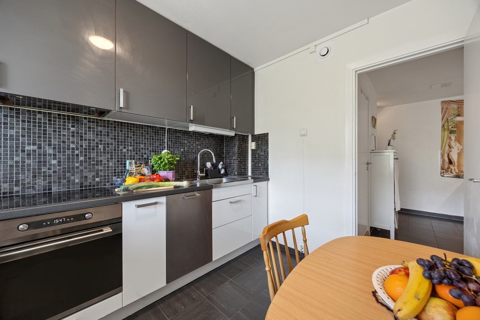 Plass til et hyggelig frokostbord. Galleribilde