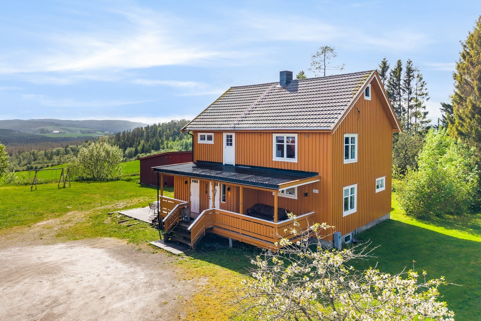 Boligen fikk ny taktekking, takrenner, nedløp og beslag i 2012 Galleribilde