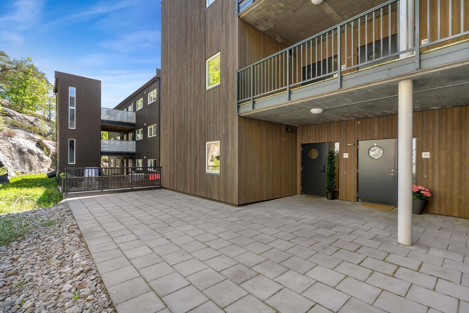 Bygget er fra 2021 og sameiet består av 12 boligseksjoner. Galleribilde