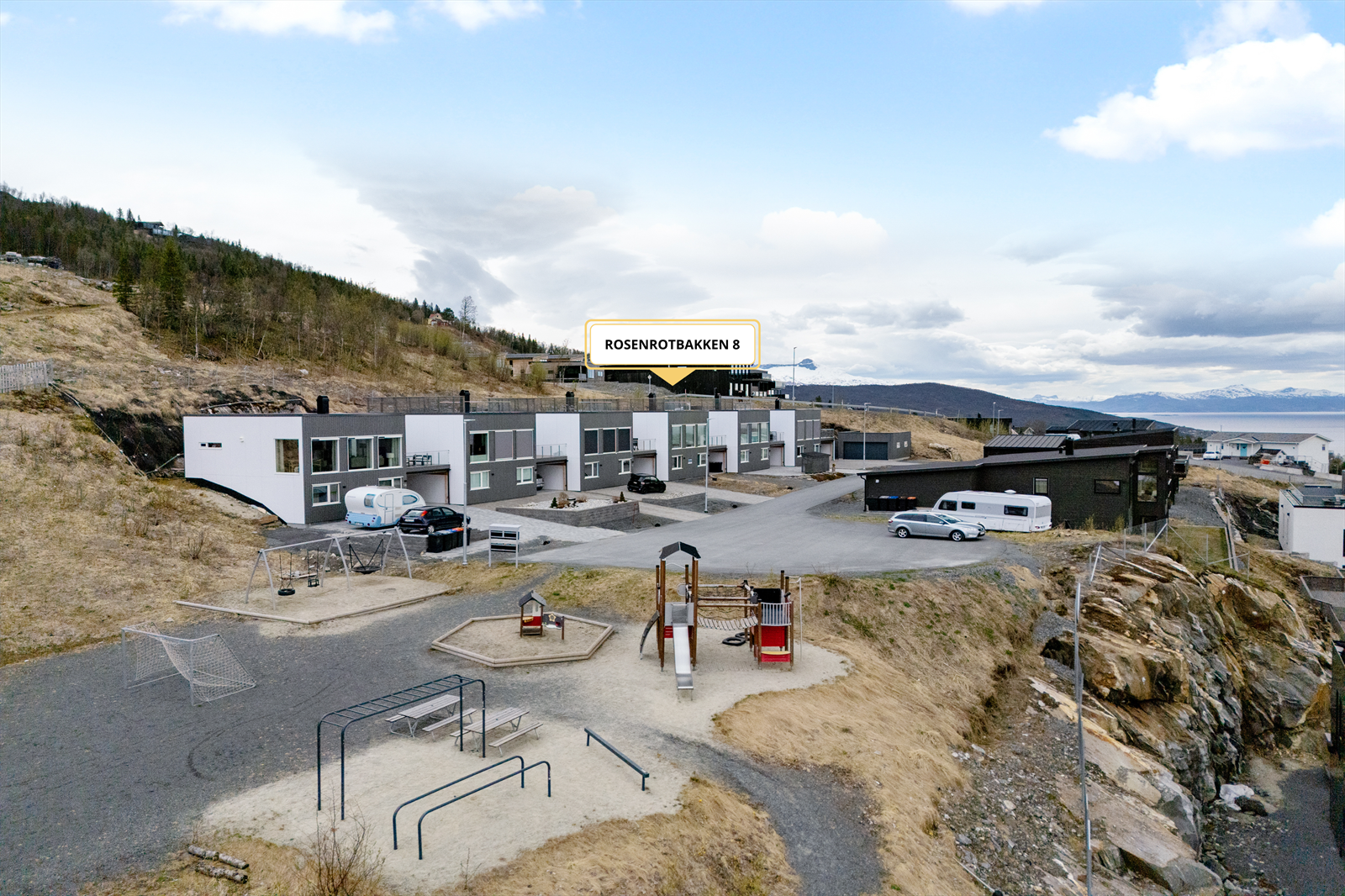 Lekeplass like i nærheten Galleribilde