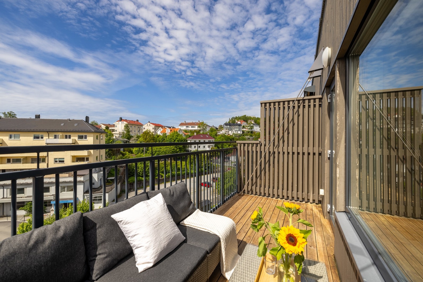 Her ligger alt til rette for å kunne nyte varme sommerdager og lune høstkvelder. Galleribilde