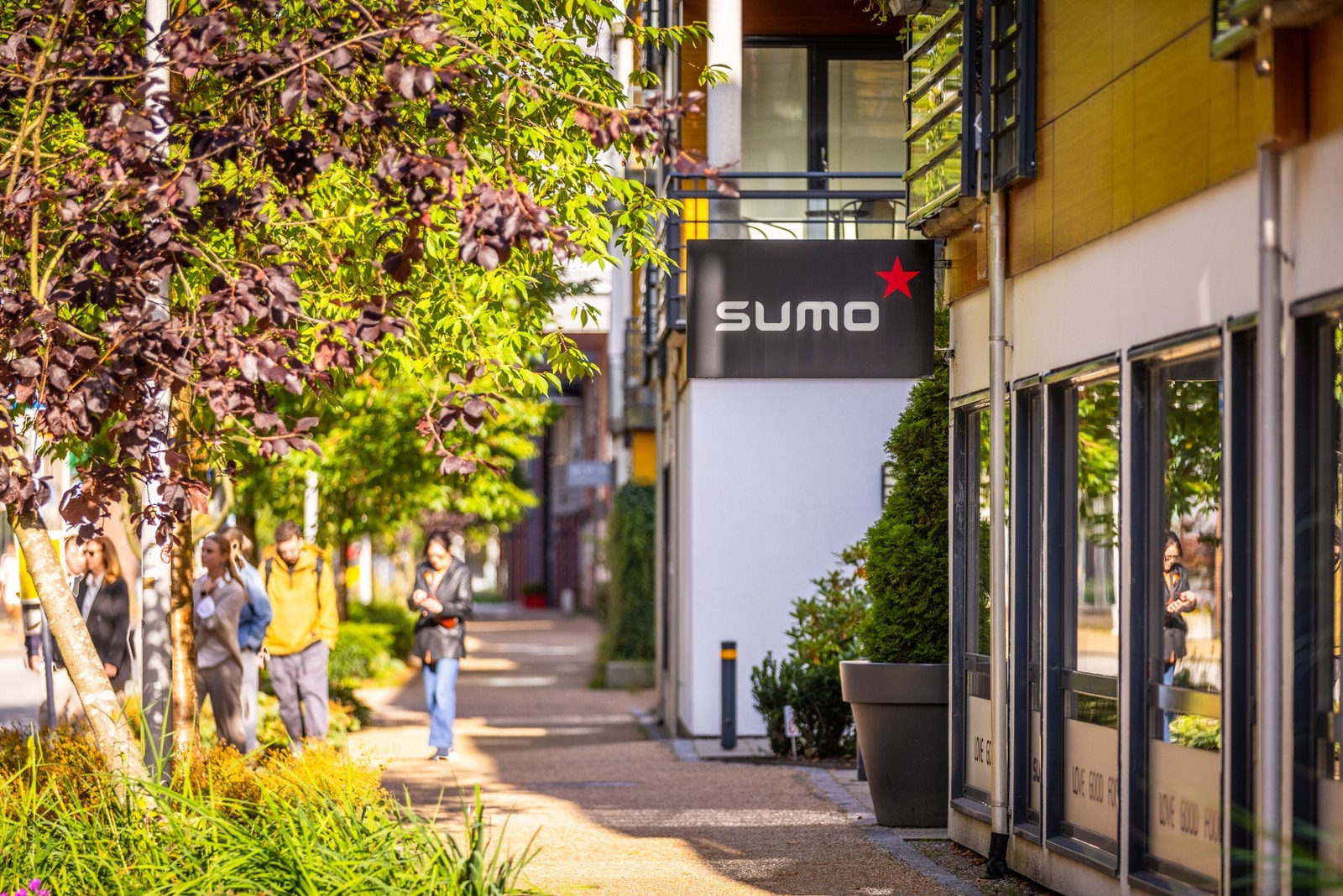 - Området byr på flere restauranter og kaféer som f.eks Sumo, Pizzabakeren, Godt Brød med flere - Galleribilde