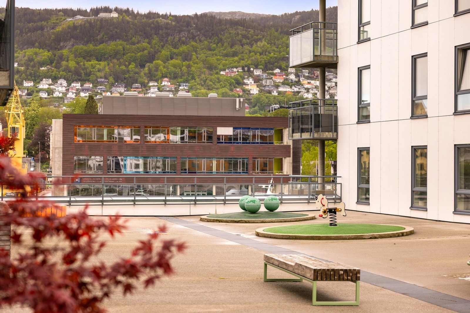 - Flott lekeplass på sameiets tomt - Galleribilde