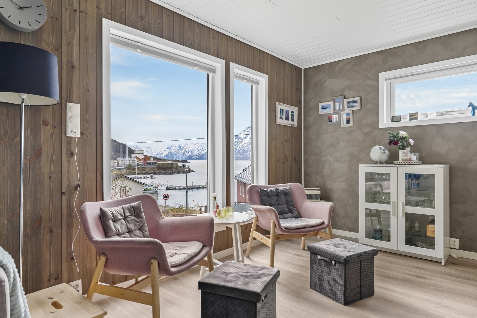 En fin plass for å nyte en kopp kaffe med utsikt. Galleribilde