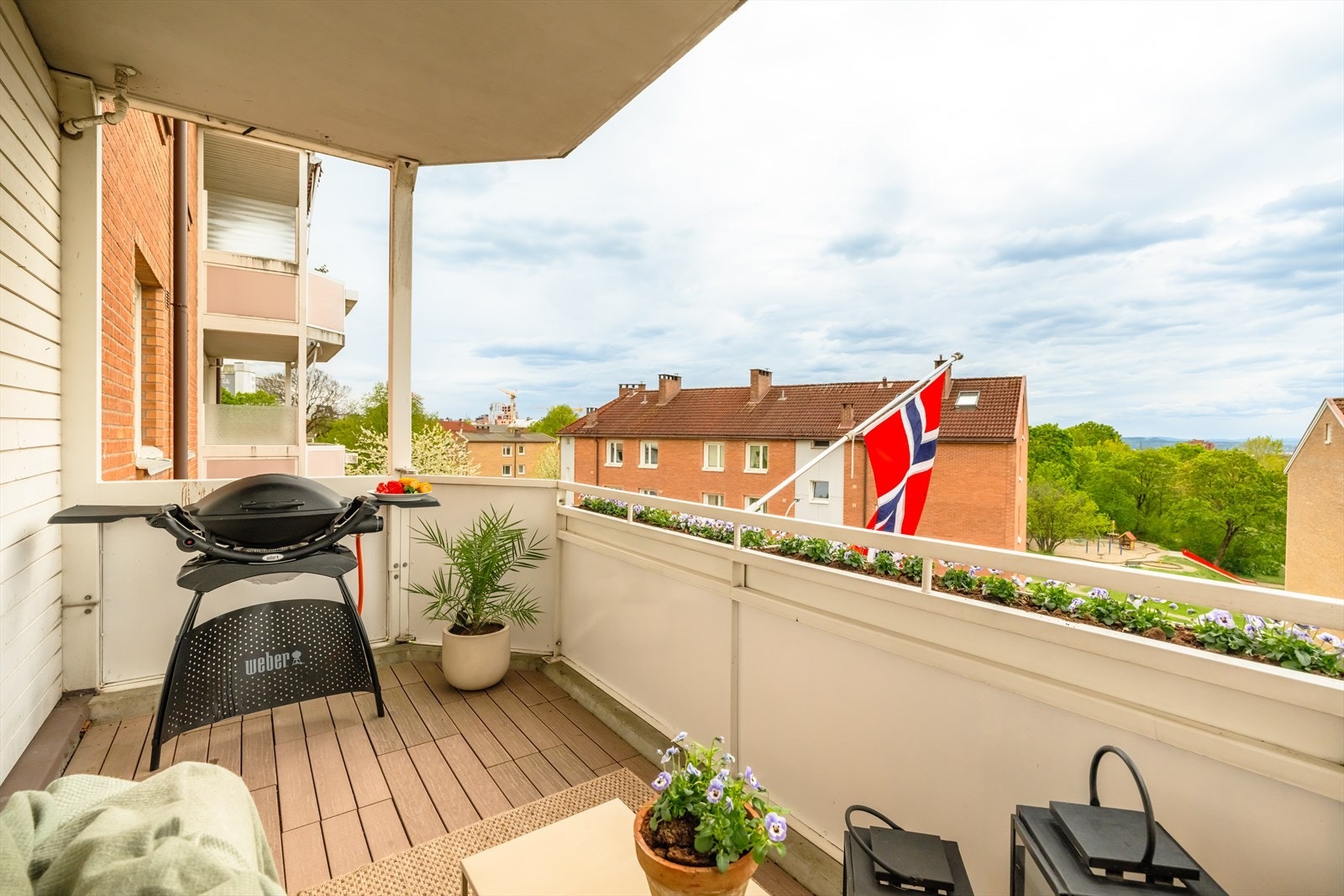 Det er tillatt med el./gassgrill på balkongen. Galleribilde