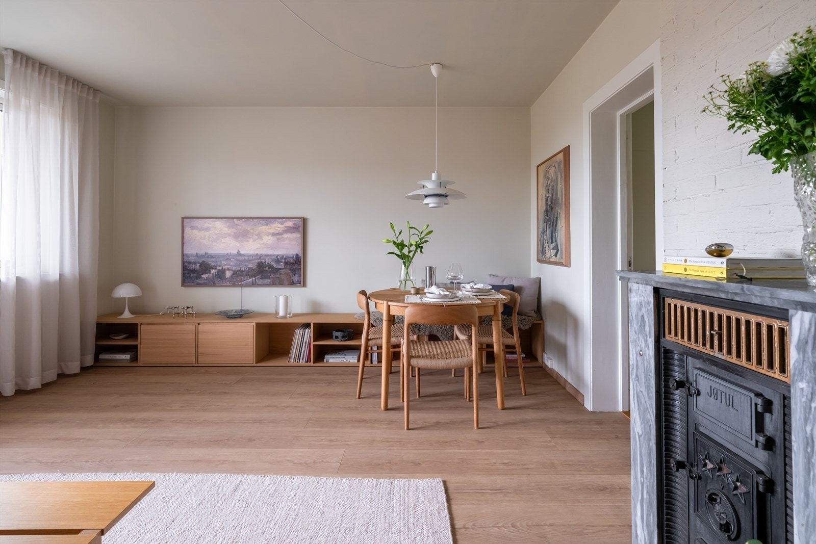 Det er tillatt med dyrehold i borettslaget. Les mer i husordensreglene. Galleribilde