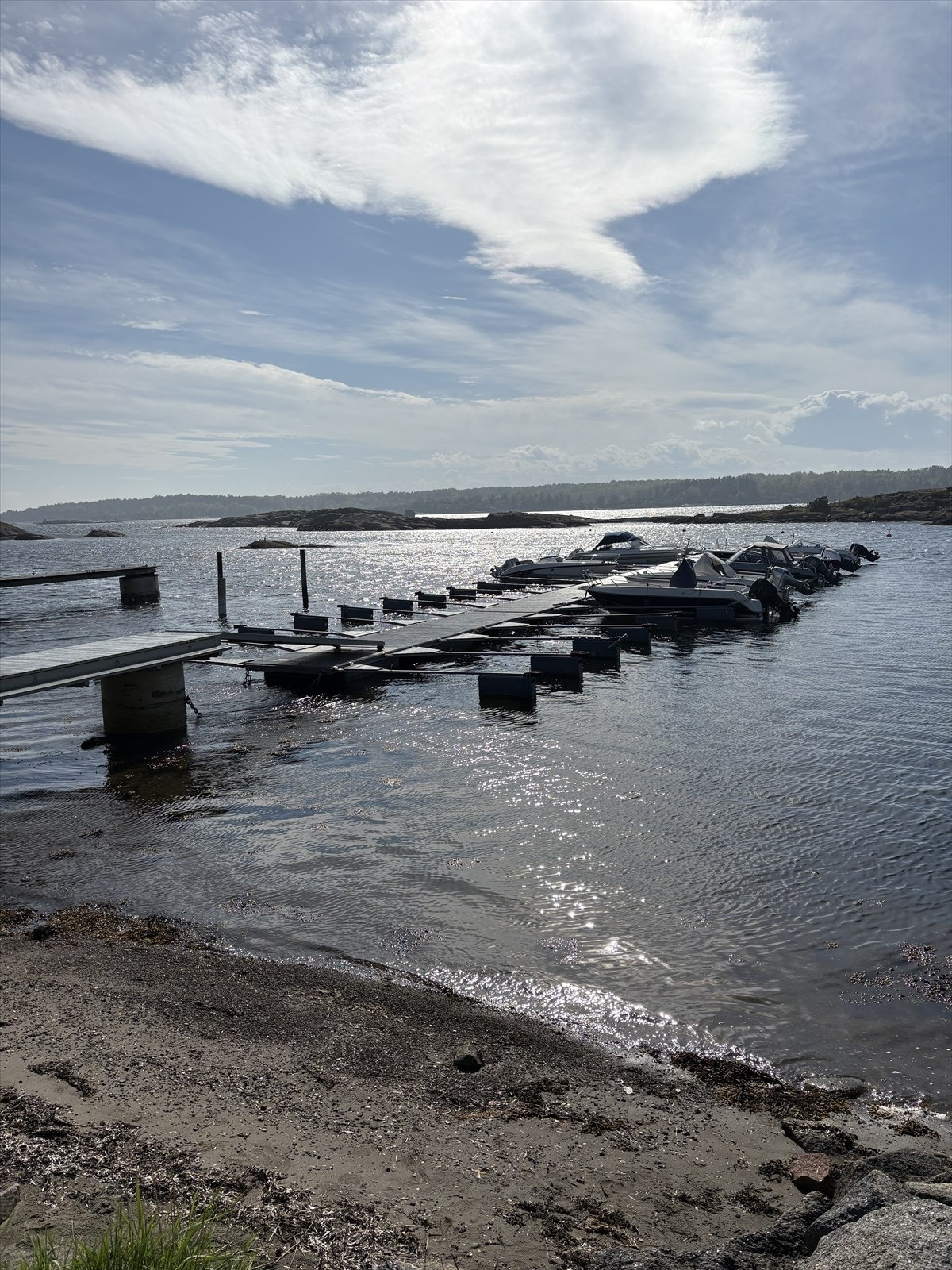 Fra eiendommen er det gangavstand ned til sjøen Galleribilde