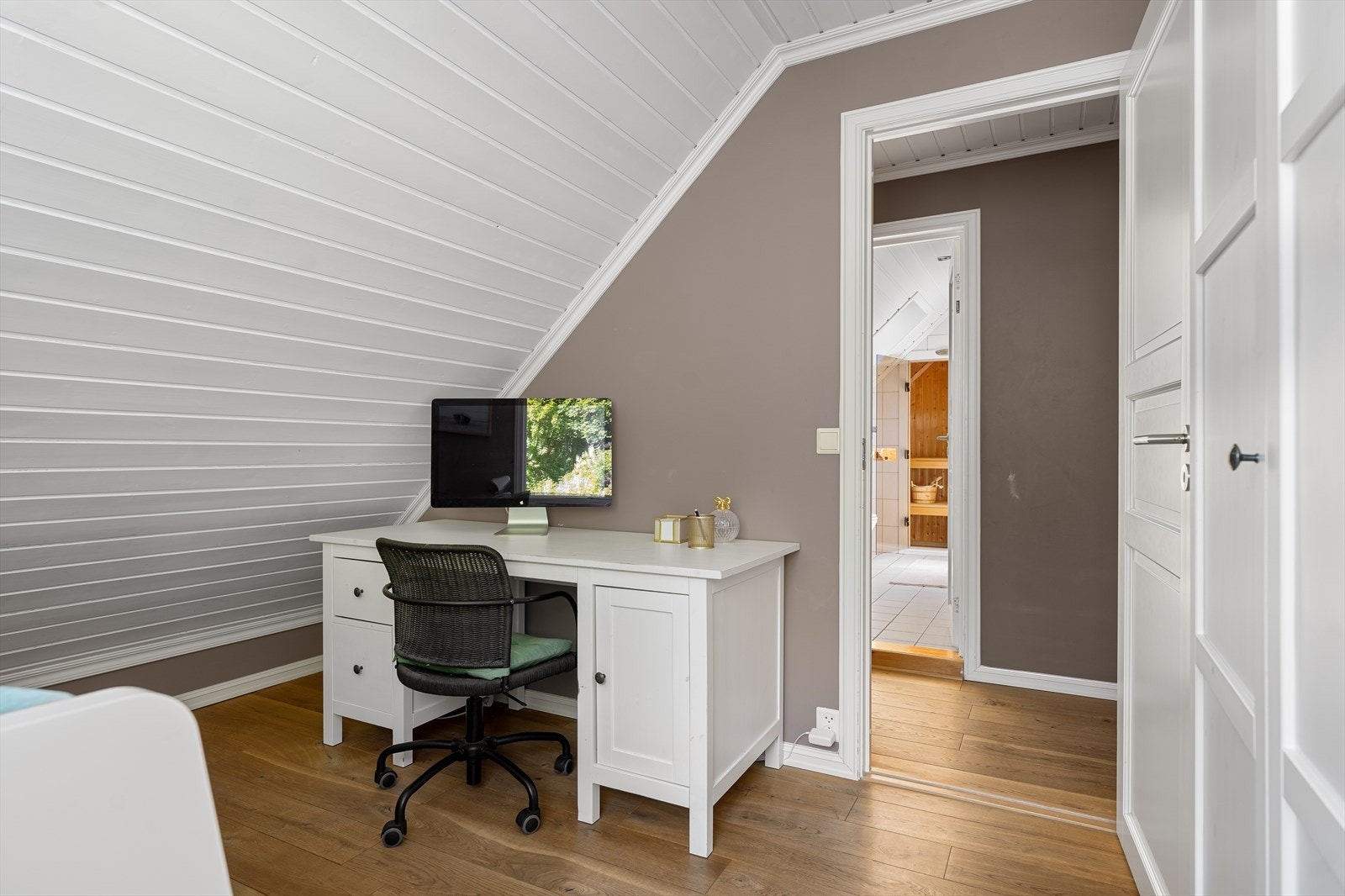 Soverom 3 med skrivebord. Galleribilde