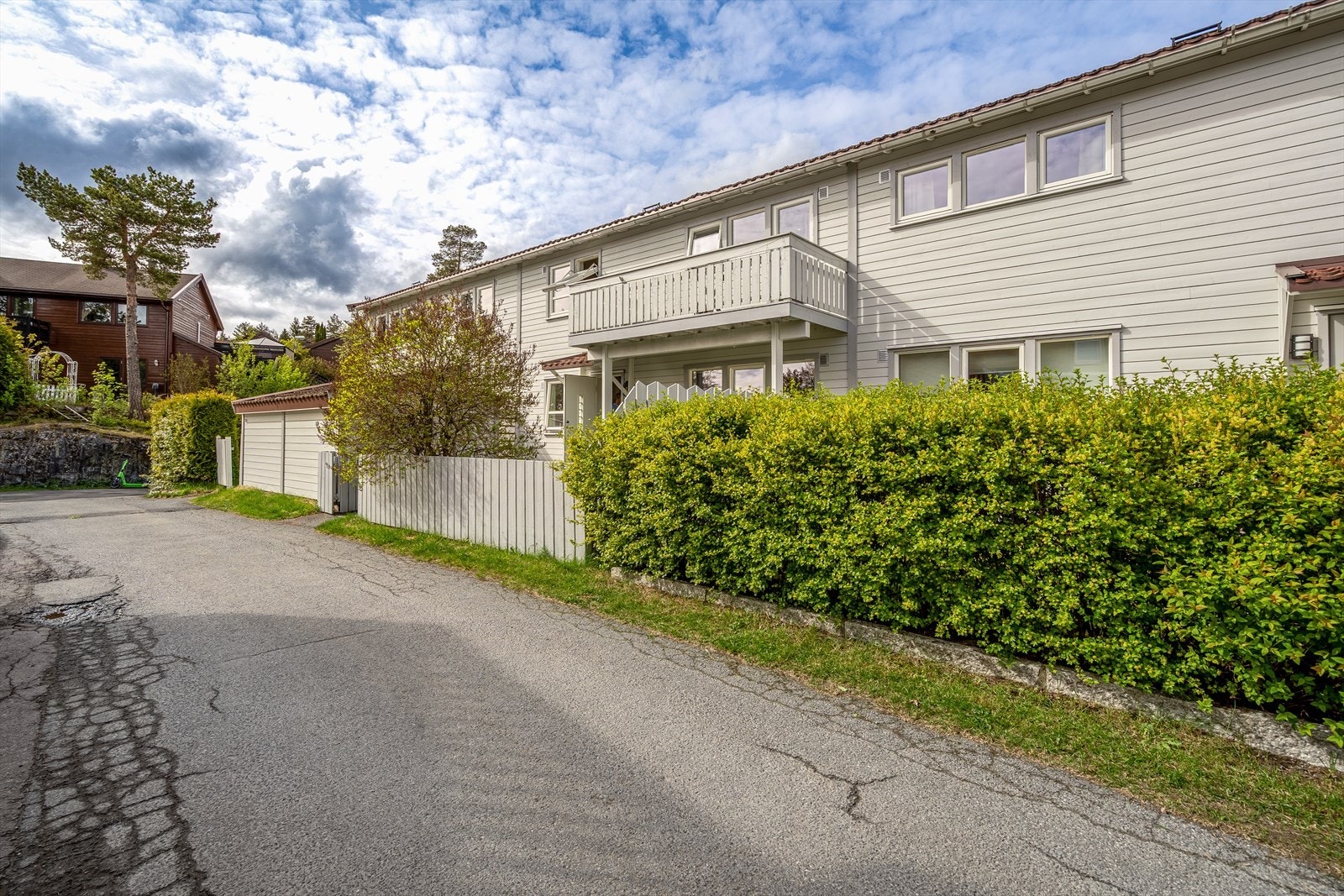 Her bor du i et rolig og etablert nabolag, med umiddelbar tilgang til skog og mark i Østmarka. Galleribilde