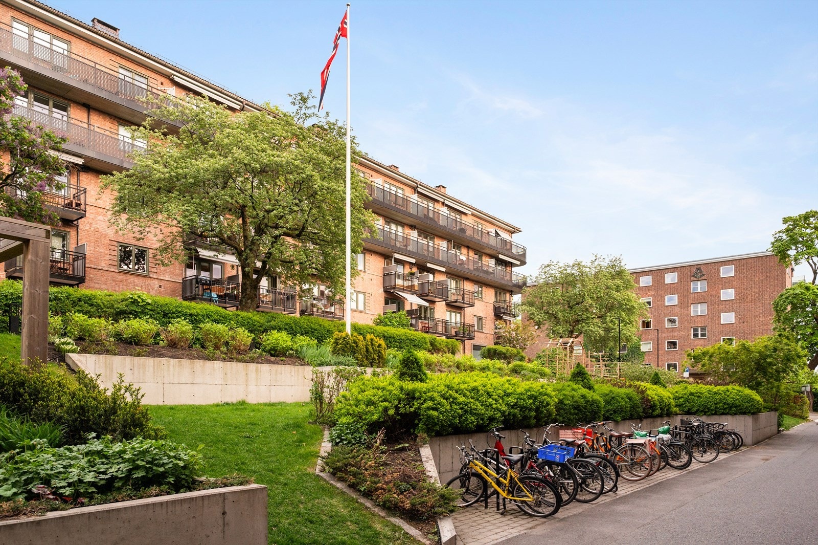 Det finnes også utendørs sykkelparkering i fellesområdene. Galleribilde