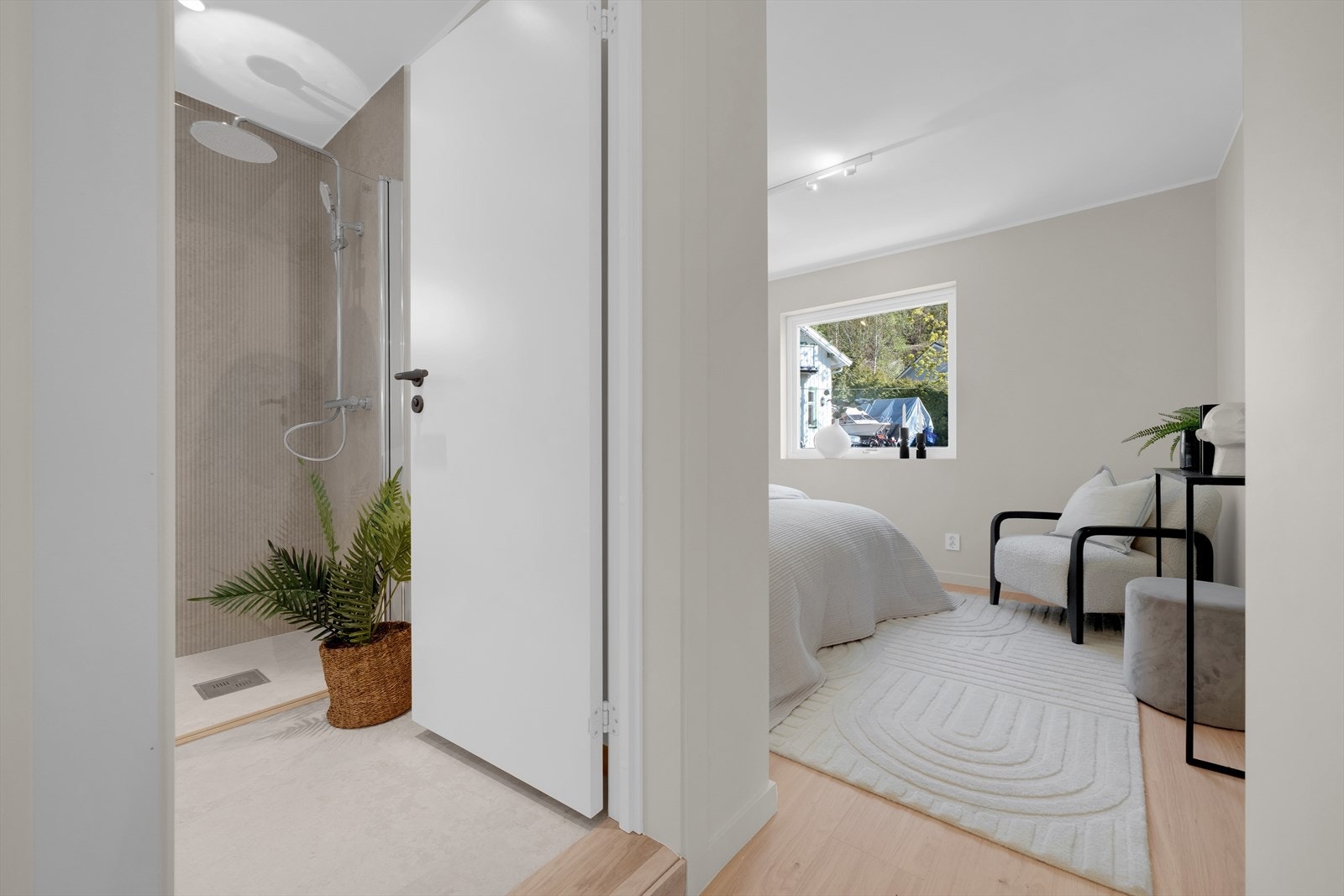 Soverom med eget bad Galleribilde