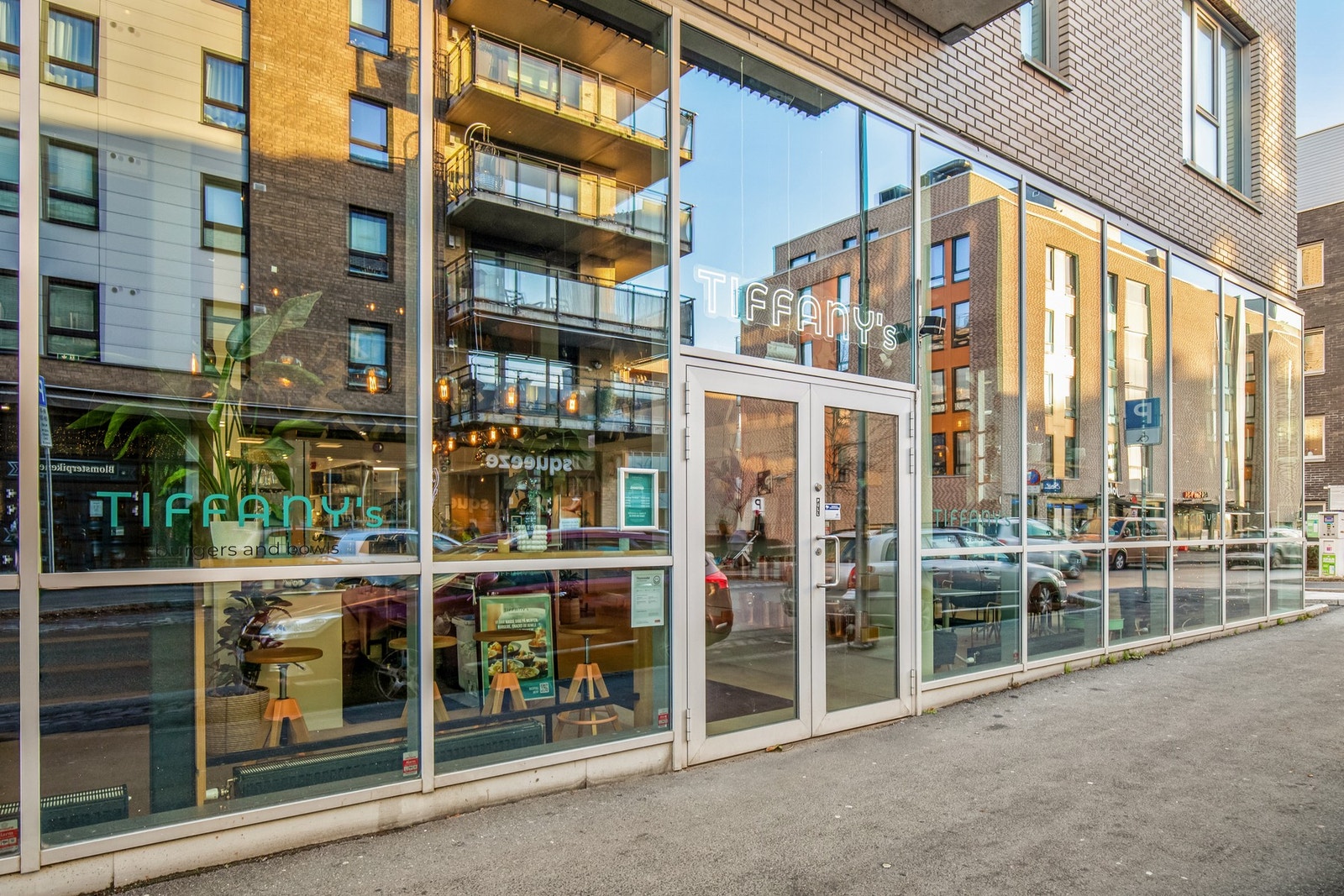 Servicetilbudet utvikles stadig, og Løren har fått flere spennende spisesteder den siste tiden som bl.a. Tiffany`s Galleribilde