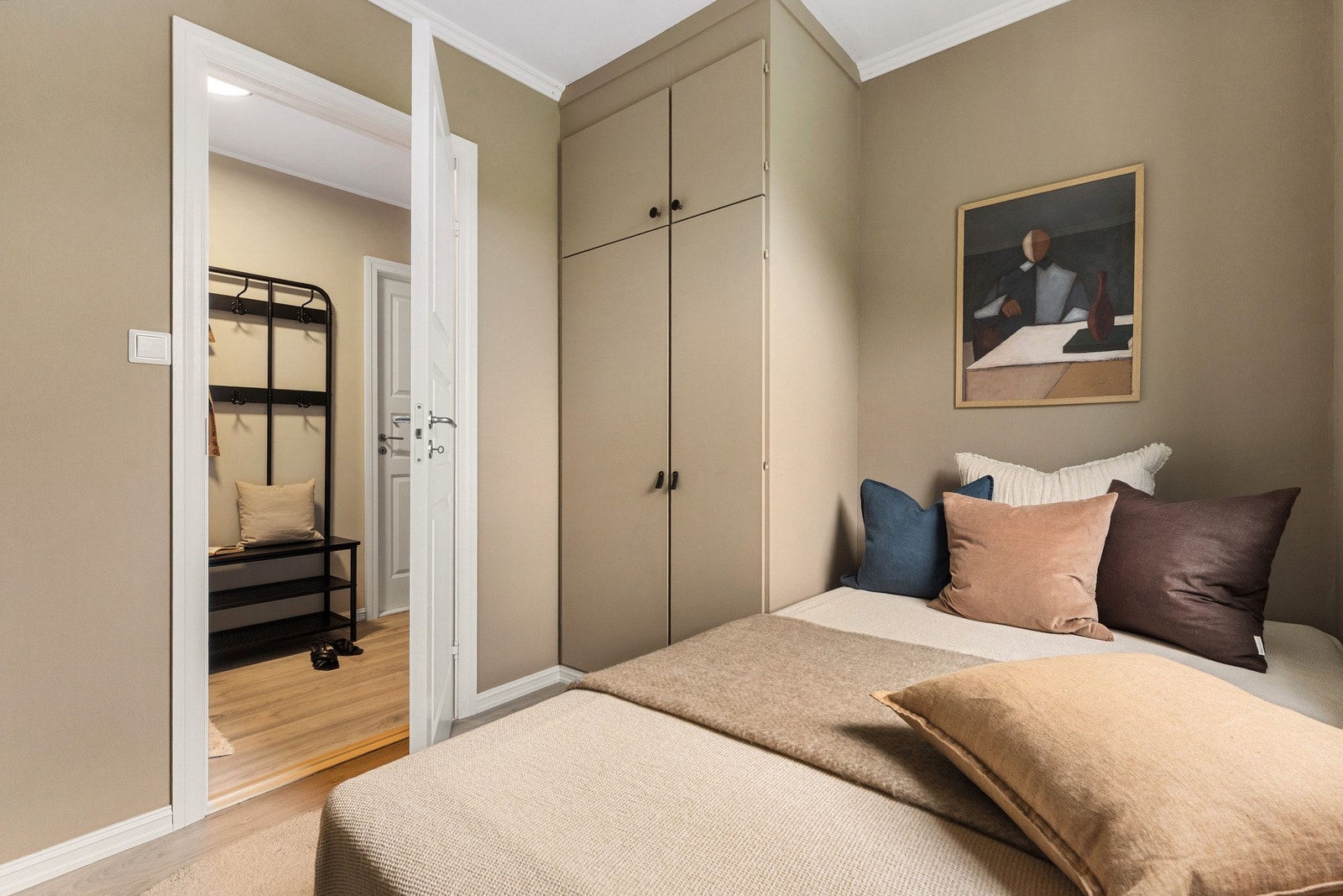 Soverom 3 har også integrert garderobe og passer perfekt som barne- eller gjesterom. Galleribilde