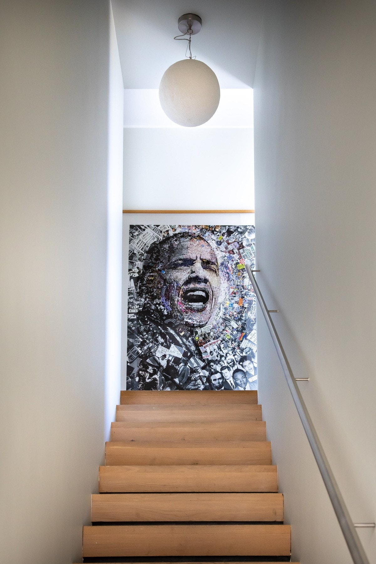 Trappeløp til husets 2. etasje Galleribilde