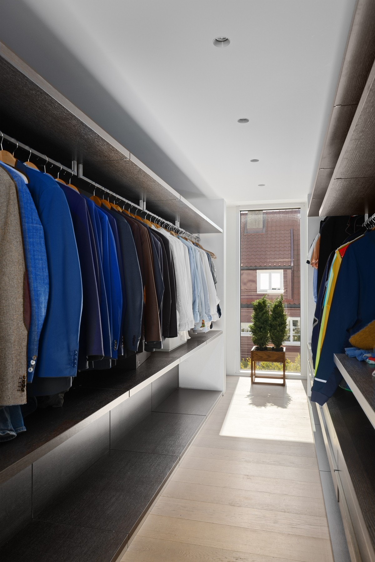 Hovedsoverom med egen garderobe/"walk-in-løsning" Galleribilde