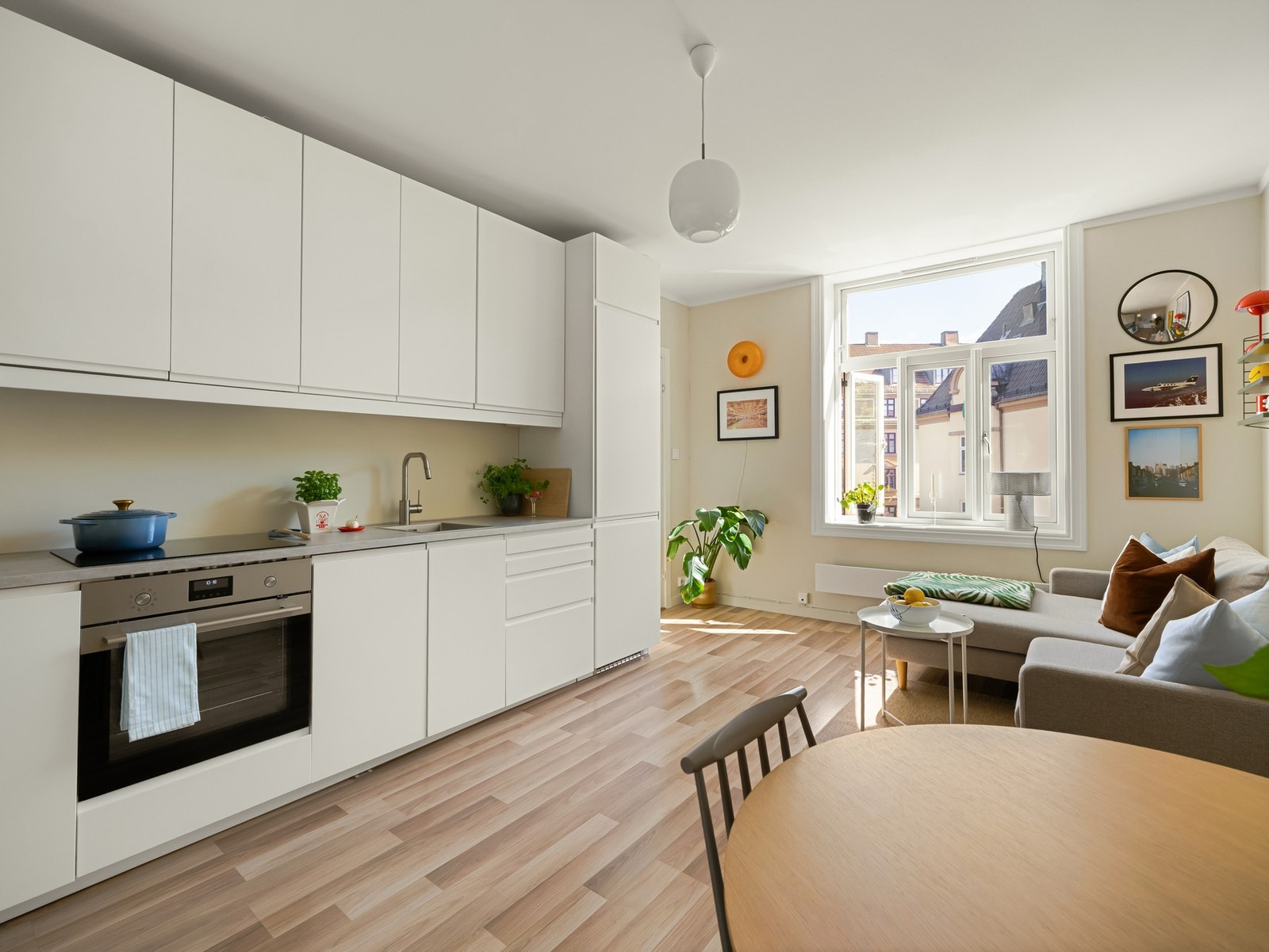 Dette er en gjennomført og moderne 2-roms selveierleilighet med attraktiv beliggenhet på populære Torshov. Galleribilde