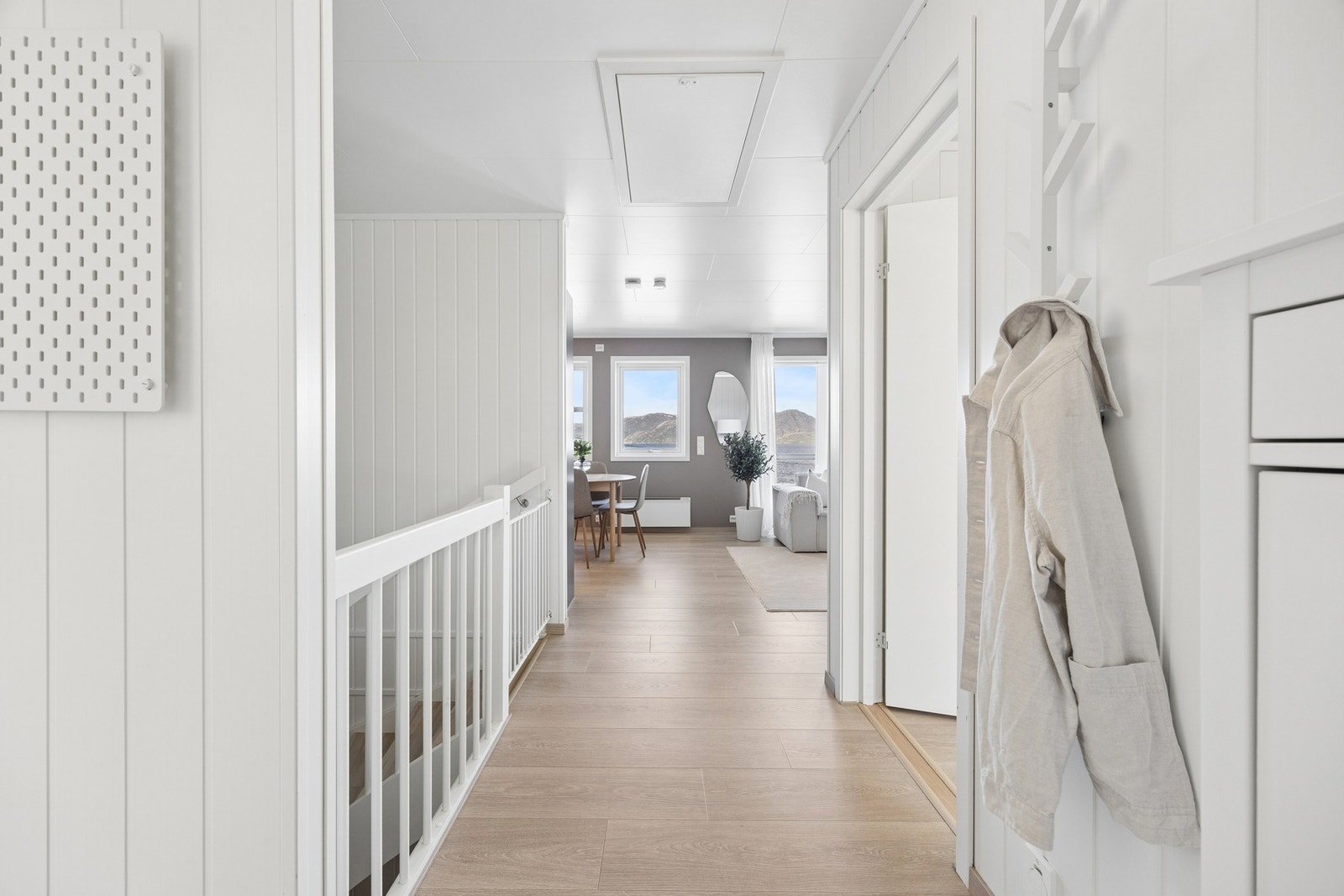 Lys og innbydende entré. Galleribilde