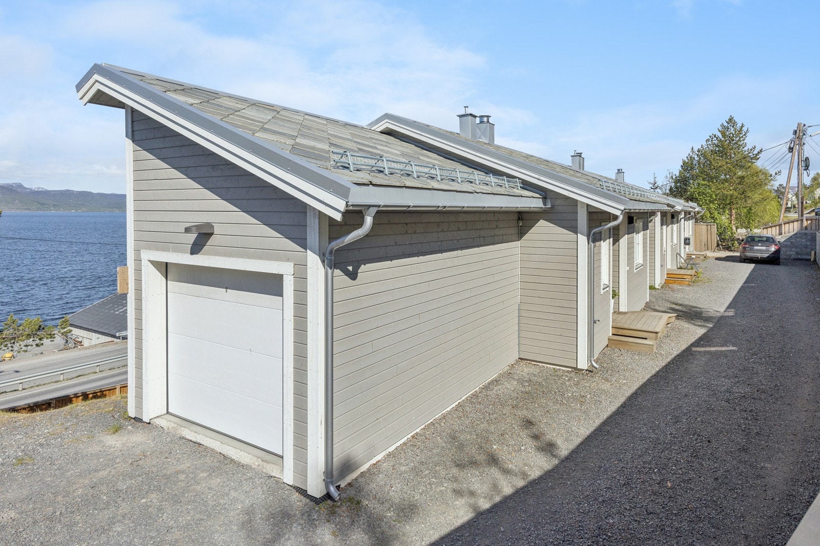 Integrert garasje på ca. 23 kvm i tilknytning til boligen. Galleribilde