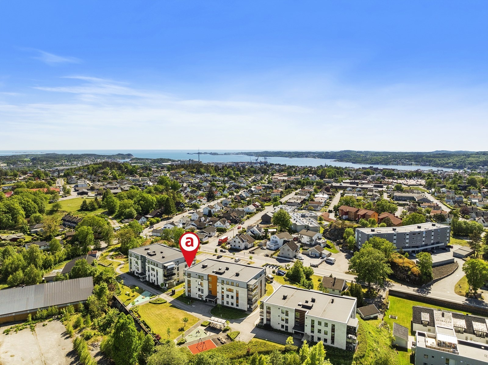 Leiligheten har en fin beliggenhet sentralt på Hovland Galleribilde