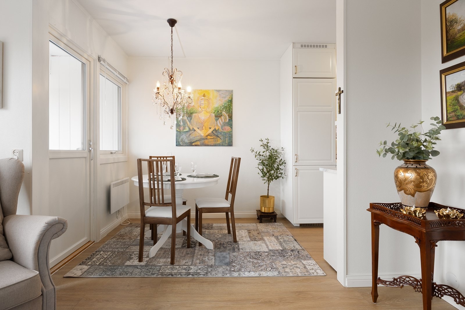 Spiseplass ved kjøkken Galleribilde