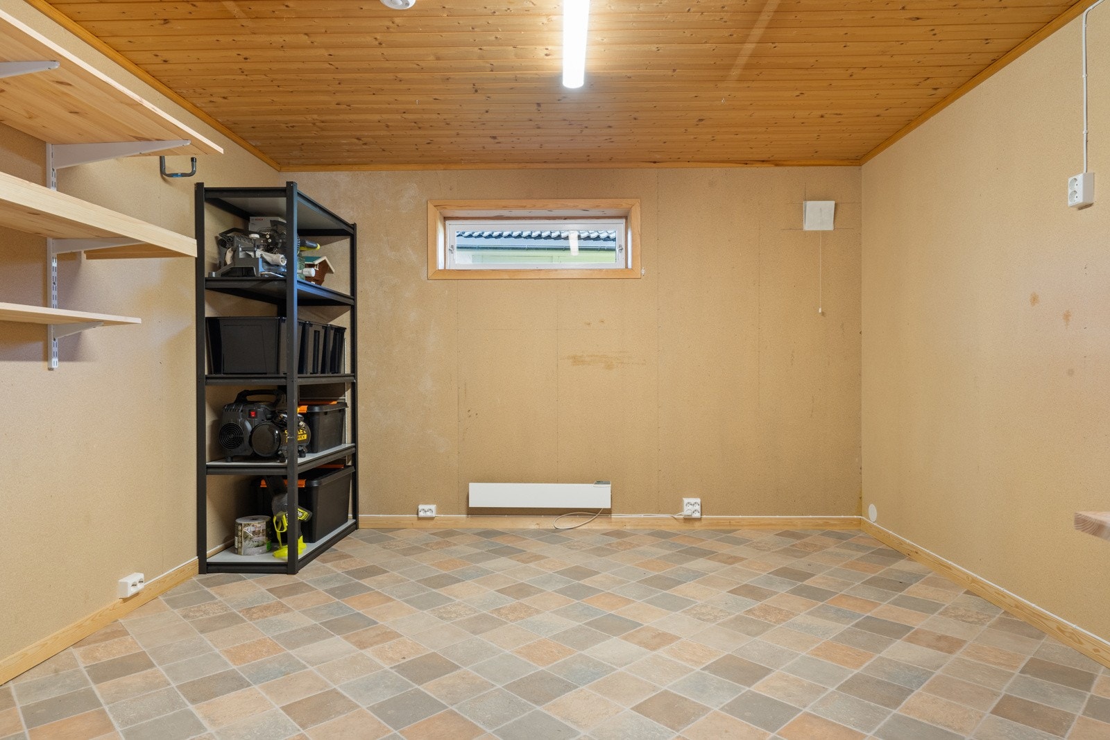 Godt med lagringsplass i bod. Galleribilde