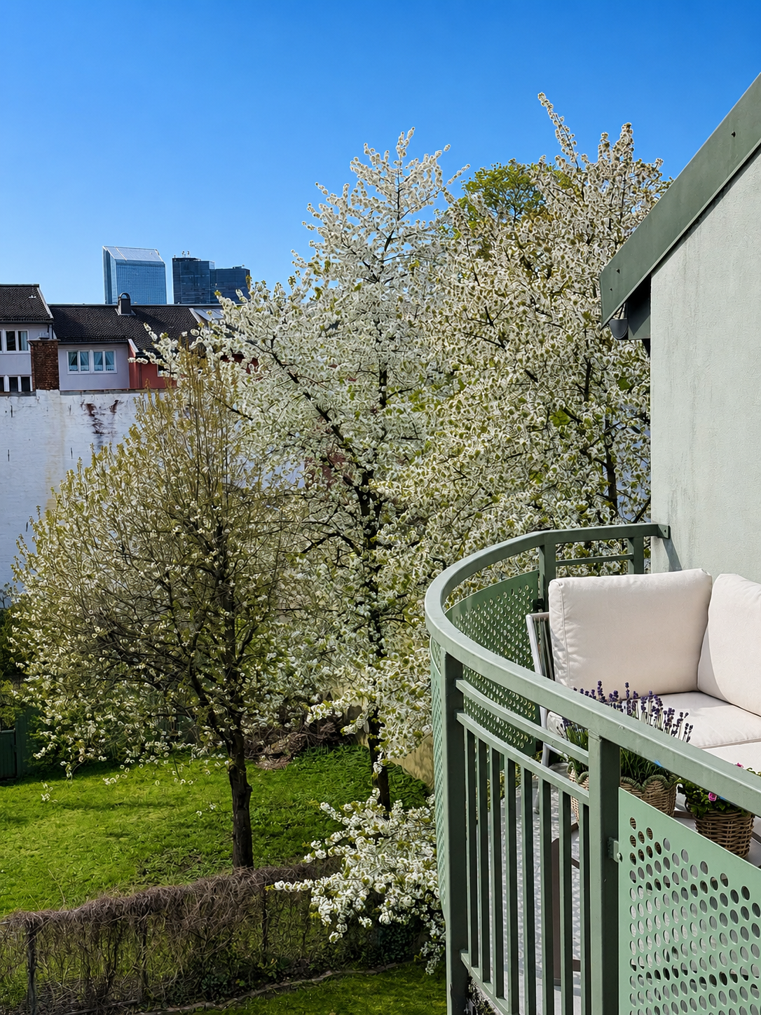 Nydelig utsikt over bakgården! Selger sitt private bilde. Galleribilde