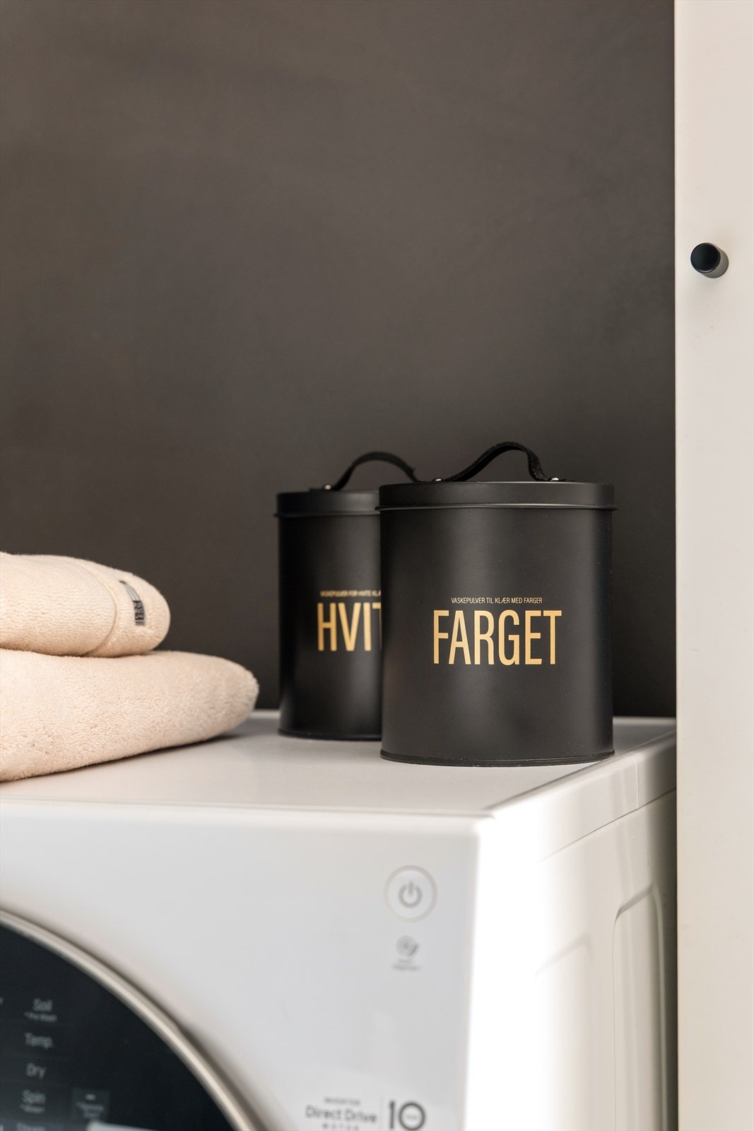 Det er opplegg for vaskemaskin på baderommet. Galleribilde