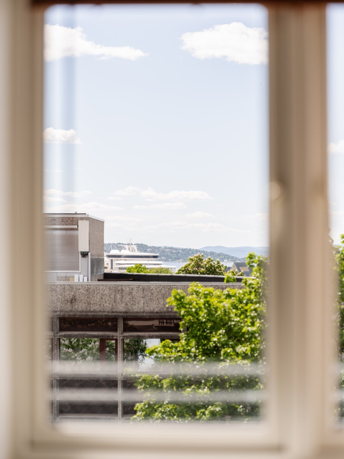 Stuevinduet har siktlinjer utover Indre Oslofjord, Oscarshall slott, Fram museet og Color Line. Galleribilde