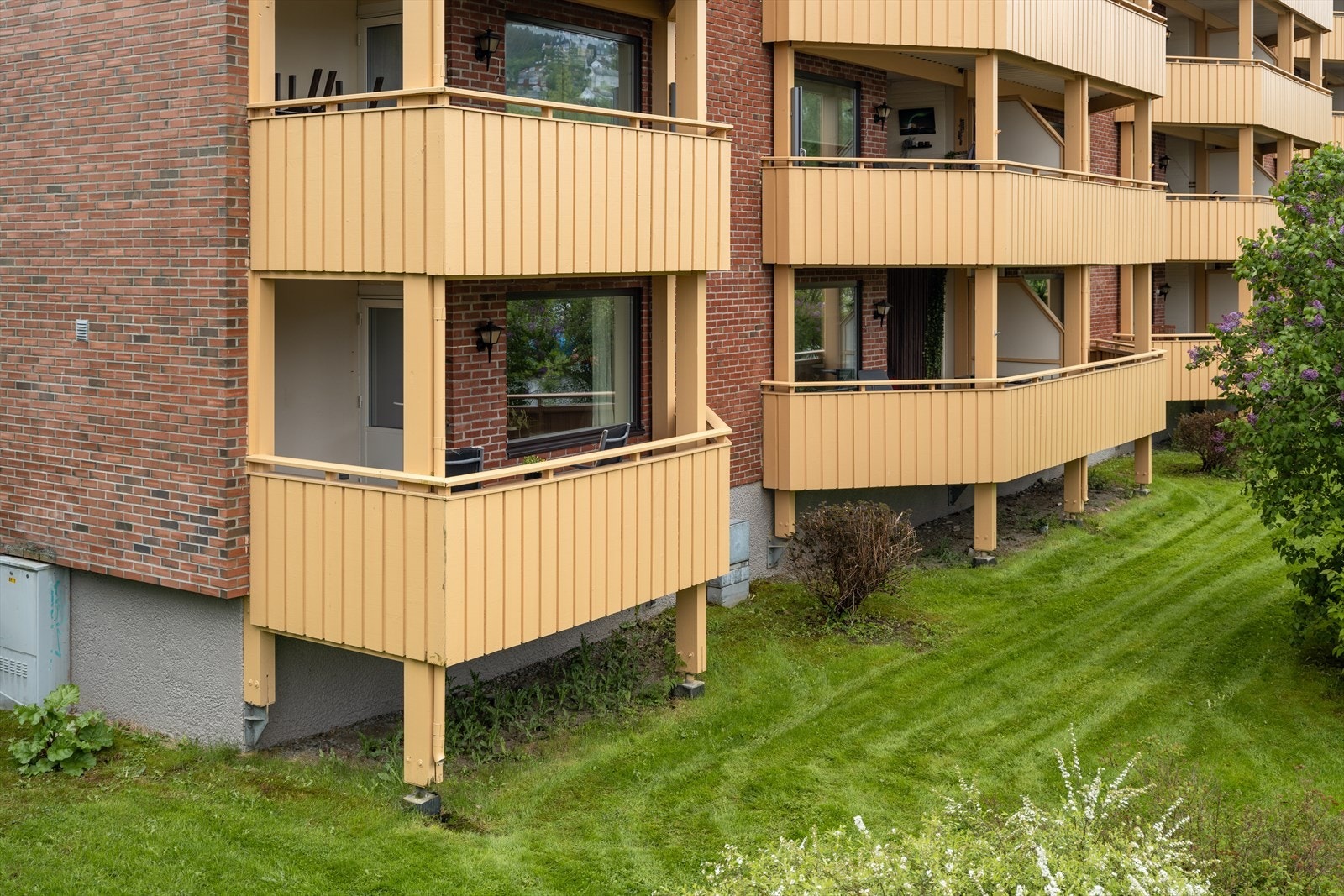 Veldrevet borettslag i rolige og stabile omgivelser. Videre har beboerne tilgang til felles vaske- og tørkerom i kjelleren, samt sykkelbod. Galleribilde