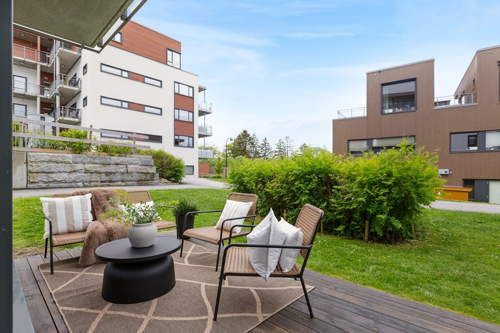Solrik marketerrasse. Galleribilde