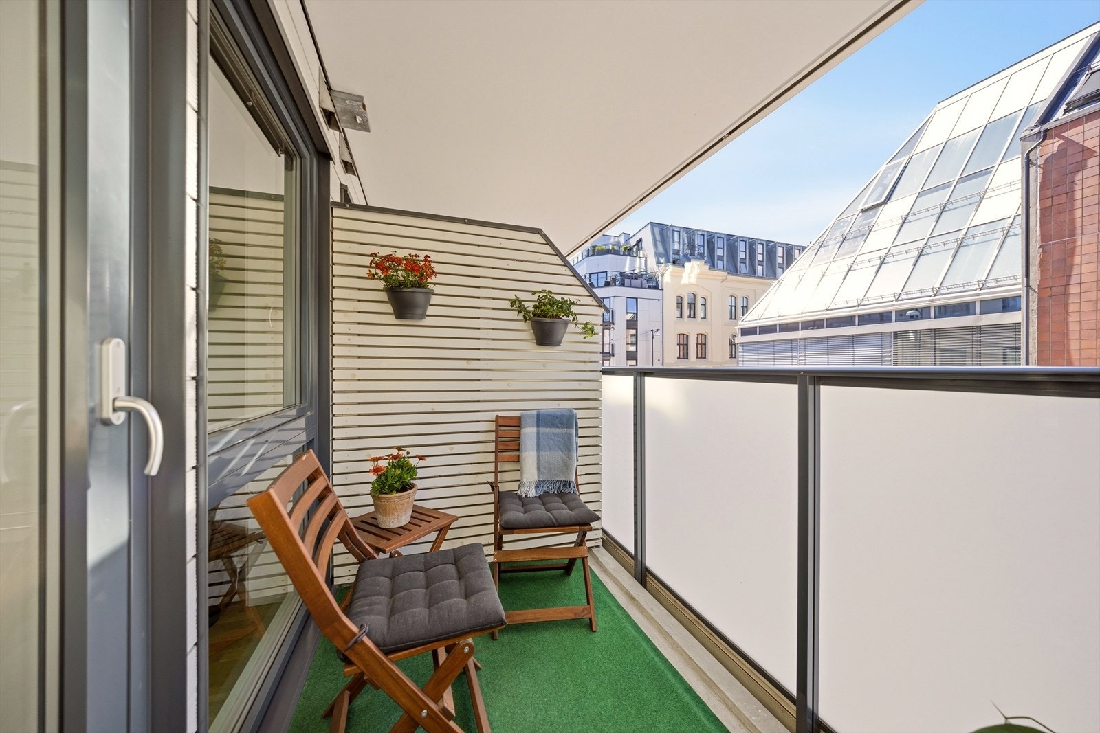 Dette er en flott 3-roms leilighet med gjennomgående planløsning i 2. etasje med heis Galleribilde