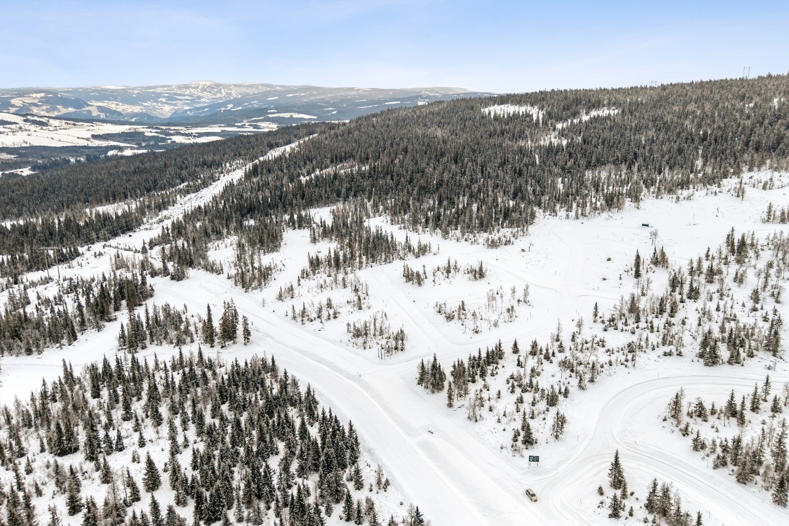 Kun en kort kjøretur unna ligger Skeikampen Alpinsenter, med 11 heiser og 21 nedfarter for alle ferdighetsnivåer. Galleribilde