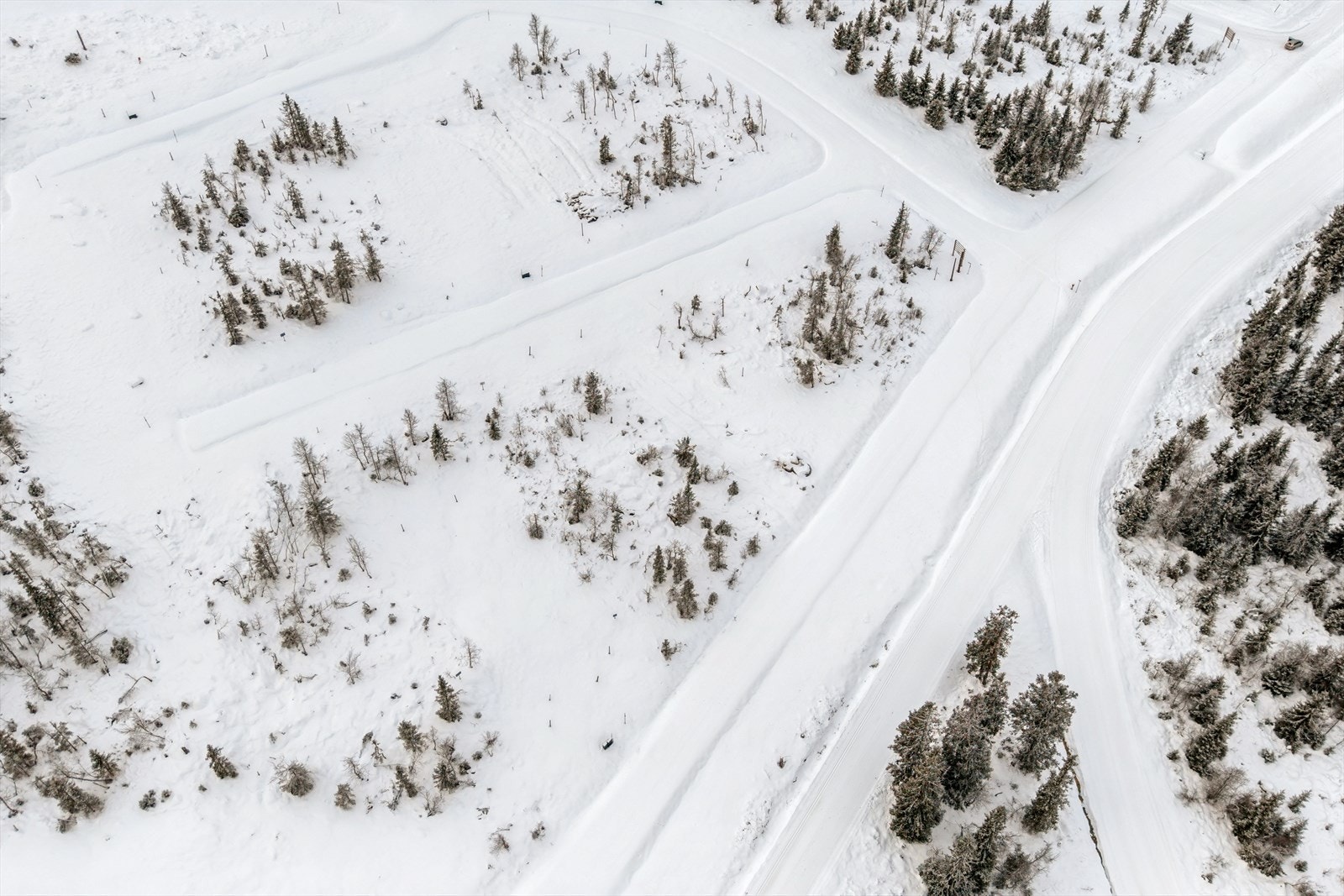Området har en veletablert infrastruktur med helårsvei frem til tomtegrensen. Galleribilde
