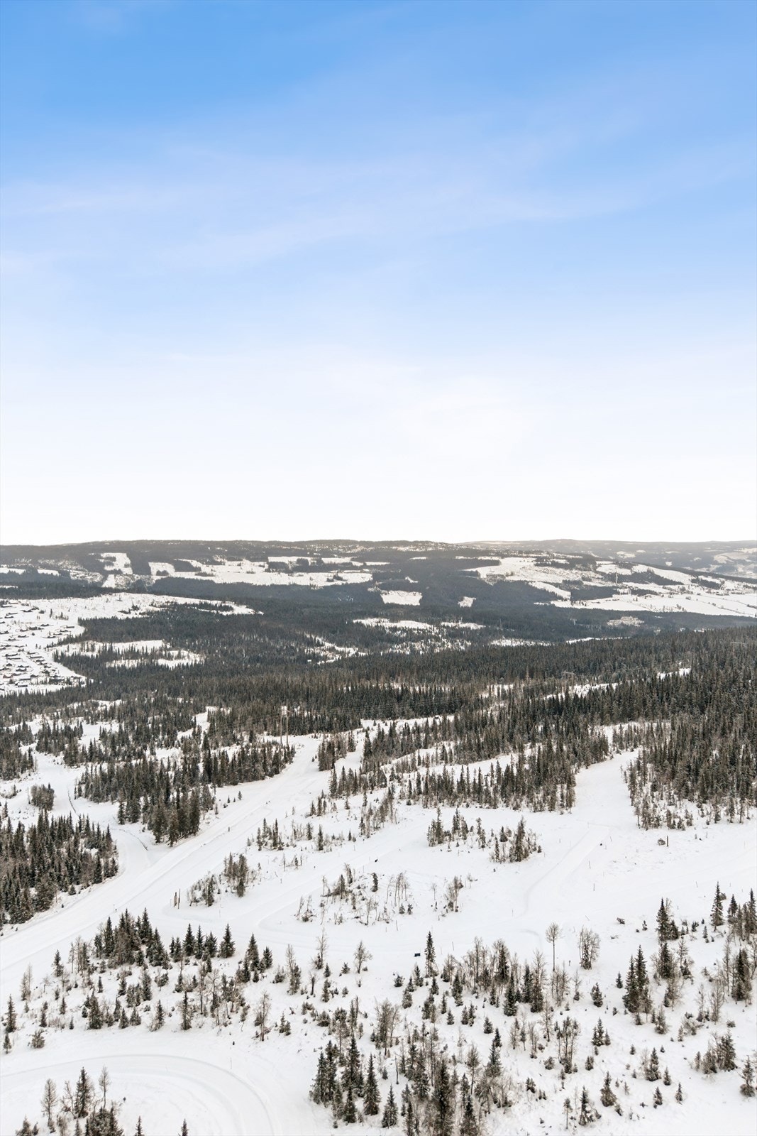Området byr på utsikt mot Jotunheimen og Rondane på klare dager, og er et godt utgangspunkt for fotturer. Galleribilde