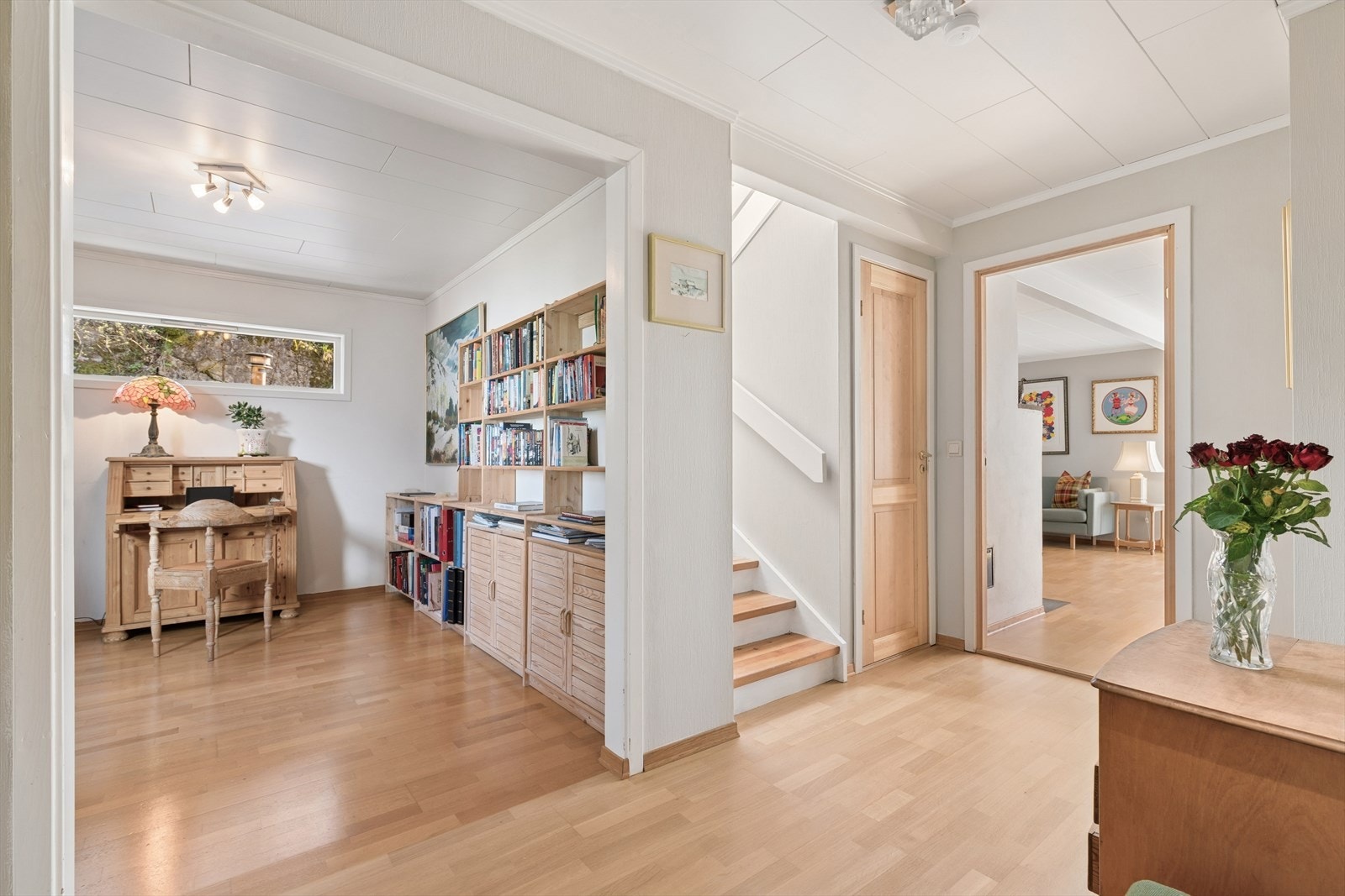 Bibliotek (tv-stue eller soverom nr. 5) Galleribilde