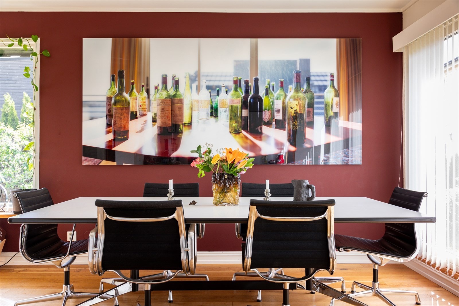 God plass til romslig spisebord. Galleribilde